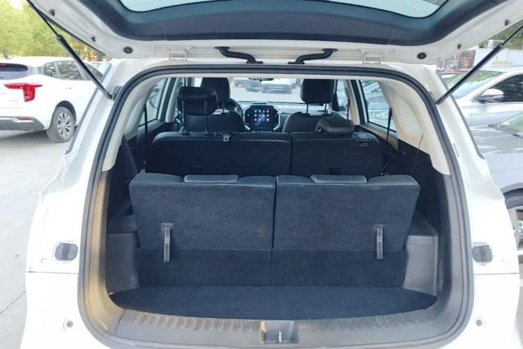 Used Baojun 530 2020 1.5T CVT Prestige Connected Version 7 Seats Trunk