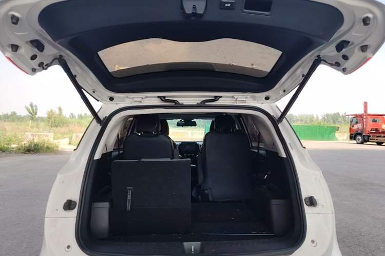 Used Baojun 530 2020 1.5T Manual Comfort Version 6 Seats Trunk