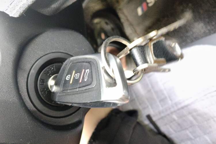 Used Baojun 530 2020 1.5T Manual Comfort Version 7 Seats Vehicle Key