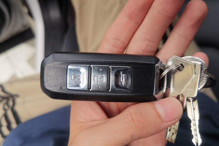Used Baojun 530 2020 1.5T CVT Luxury Connected Version 6 Seats Vehicle Key