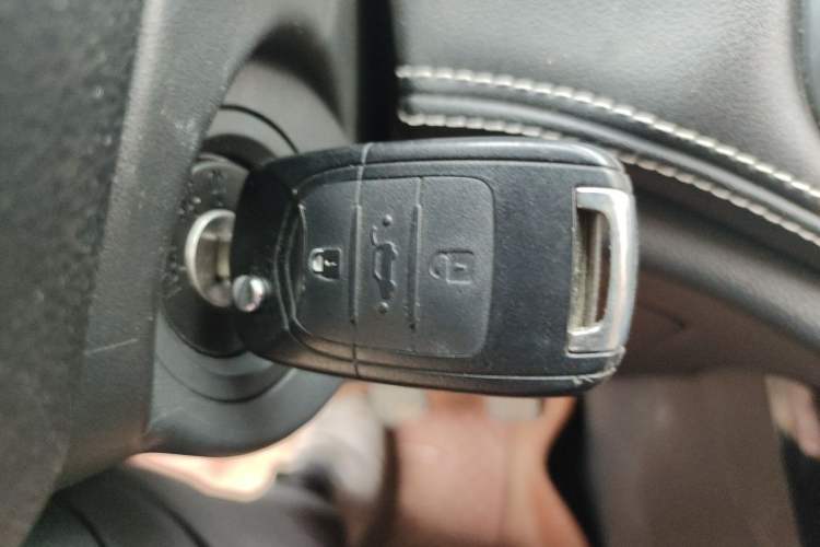 Used Baojun 530 2020 1.5T Manual Luxury Version 5 Seats Vehicle Key