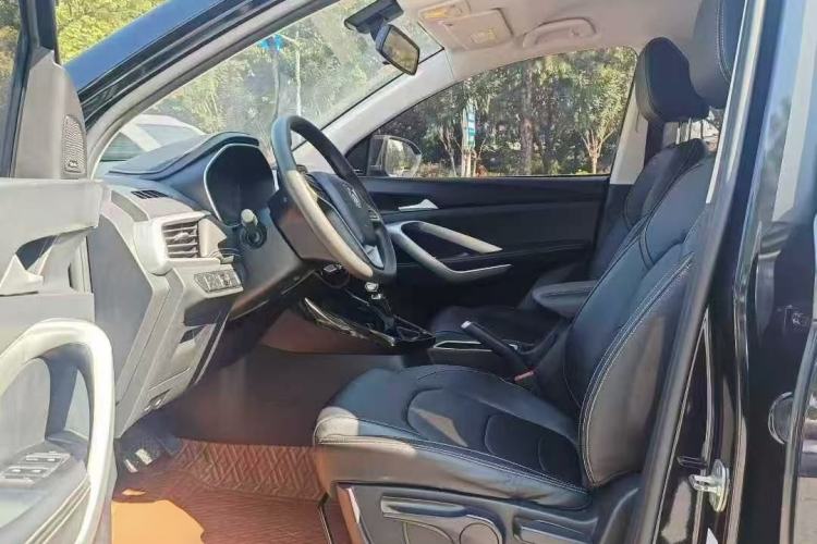 Used Baojun 530 2021 Global Car Anniversary Edition 1.5T CVT Luxury Model 5 Seats Driver Seat