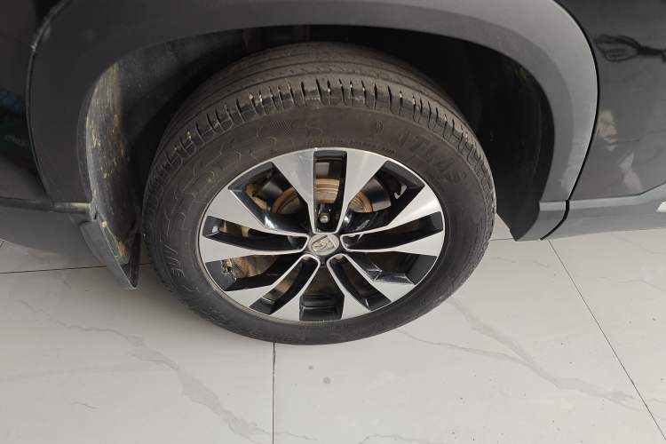 Used Baojun 530 2021 Global Car Anniversary Edition 1.5T Manual Luxury Model 7 Seats Exterior 8