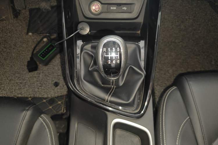 Used Baojun 530 2021 Global Car Anniversary Edition 1.5T Manual Luxury Model 7 Seats Gear Lever