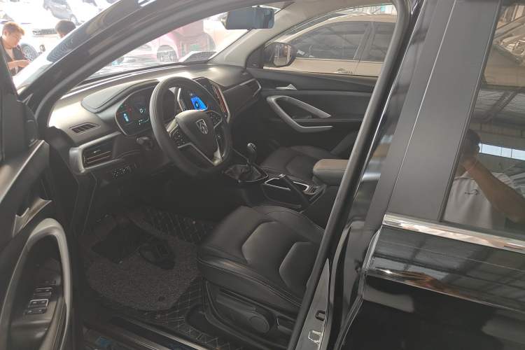 Used Baojun 530 2021 Global Car Anniversary Edition 1.5T Manual Luxury Model 7 Seats Left Front Seat