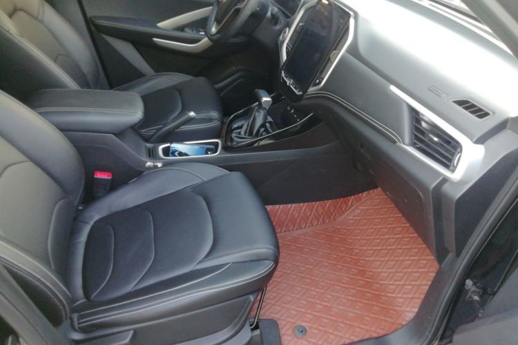 Used Baojun 530 2021 Global Car Anniversary Edition 1.5T CVT Luxury Model 5 Seats Right Front Seat