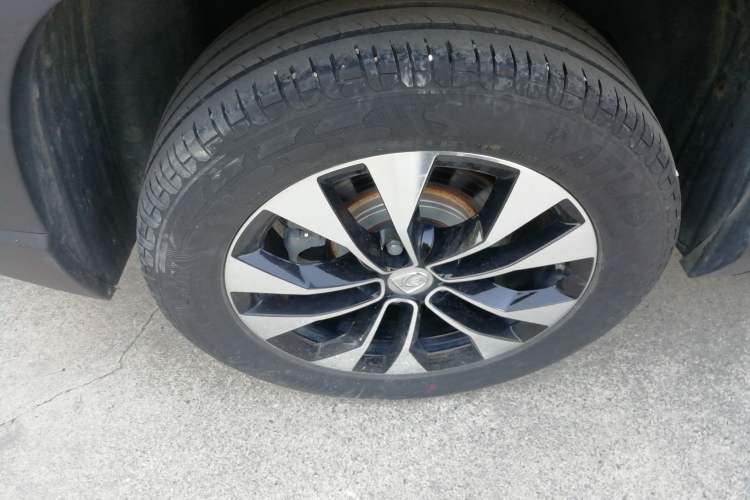Used Baojun 530 2021 Global Car Anniversary Edition 1.5T CVT Luxury Model 5 Seats Right Rear Wheel Hub