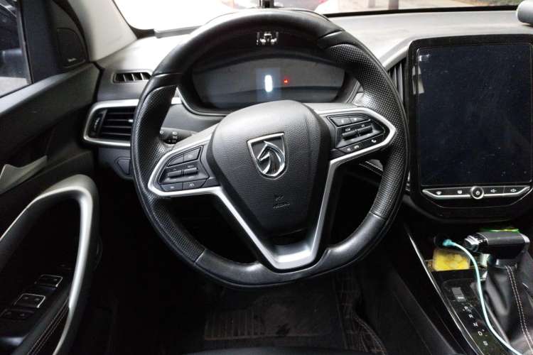 Used Baojun 530 2021 Global Car Anniversary Edition 1.5T CVT Prestige Connected Model 5 Seats Steering Wheel