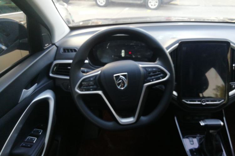 Used Baojun 530 2021 Global Car Anniversary Edition 1.5T CVT Luxury Model 5 Seats Steering Wheel