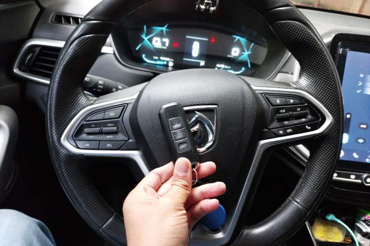 Used Baojun 530 2021 Global Car Anniversary Edition 1.5T CVT Prestige Connected Model 5 Seats Vehicle Key