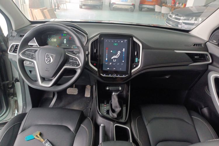 Used Baojun 530 2021 Global Car Anniversary Edition 1.5T CVT Luxury Model 7 Seats Center Console