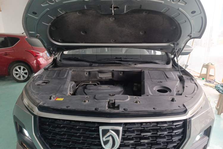 Used Baojun 530 2021 Global Car Anniversary Edition 1.5T CVT Luxury Model 7 Seats Engine Bay