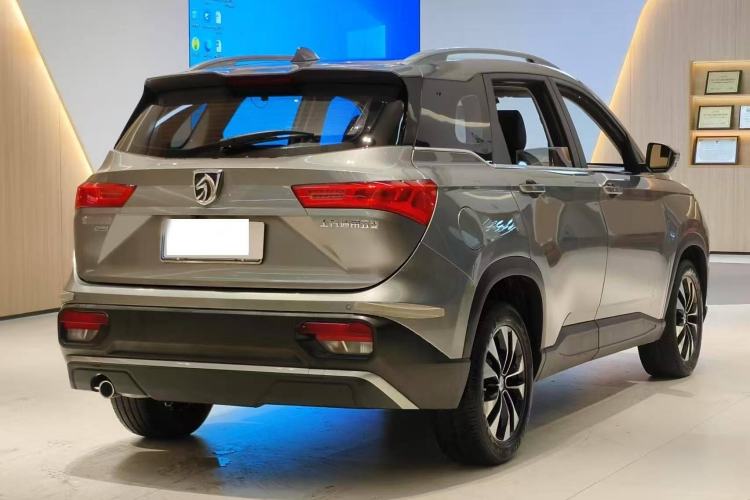 Used Baojun 530 2021 Global Car Anniversary Edition 1.5T CVT Prestige Connected Model 7 Seats Exterior 11