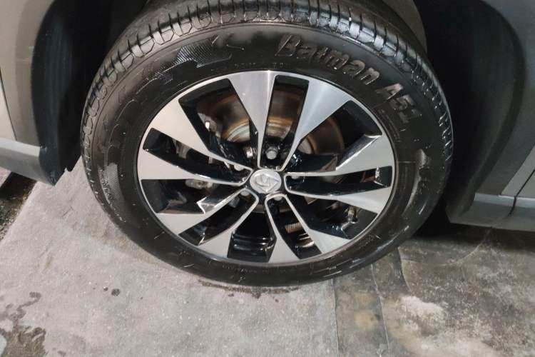 Used Baojun 530 2021 Global Car Anniversary Edition 1.5T CVT Prestige Connected Model 7 Seats Exterior 7