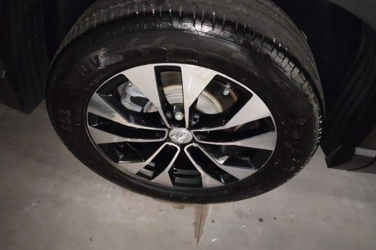 Used Baojun 530 2021 Global Car Anniversary Edition 1.5T CVT Prestige Connected Model 7 Seats Exterior 8