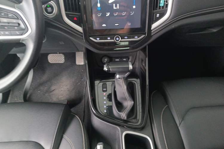 Used Baojun 530 2021 Global Car Anniversary Edition 1.5T CVT Luxury Model 7 Seats Gear Lever