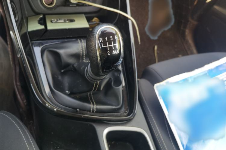 Used Baojun 530 2021 Global Car Anniversary Edition 1.5T Manual Comfort Version 7 Seats Gear Lever
