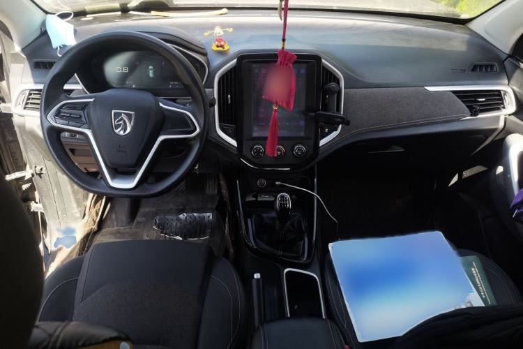 Used Baojun 530 2021 Global Car Anniversary Edition 1.5T Manual Comfort Version 7 Seats Interior 2