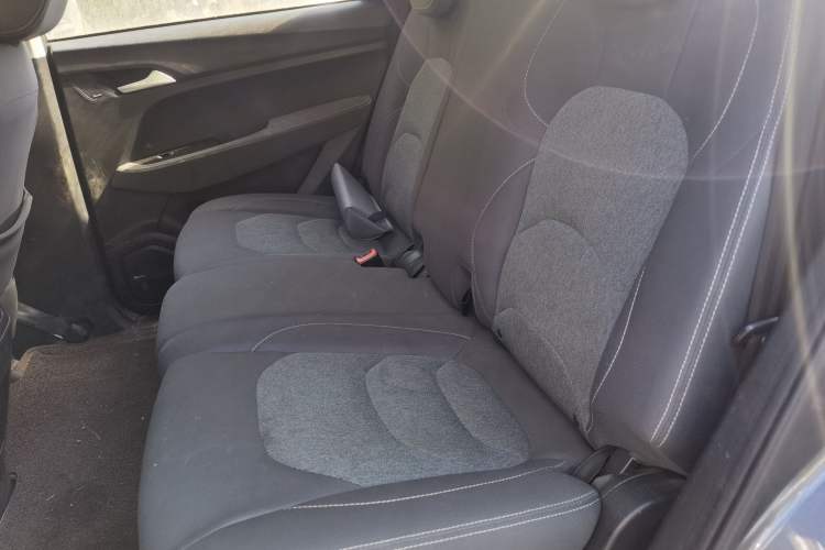 Used Baojun 530 2021 Global Car Anniversary Edition 1.5T Manual Comfort Version 7 Seats Interior 4