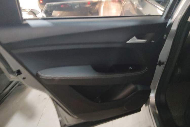 Used Baojun 530 2021 Global Car Anniversary Edition 1.5T CVT Prestige Connected Model 7 Seats Interior 8
