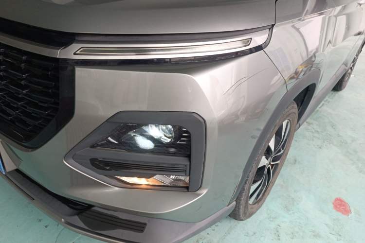 Used Baojun 530 2021 Global Car Anniversary Edition 1.5T CVT Luxury Model 7 Seats Left Front Headlight