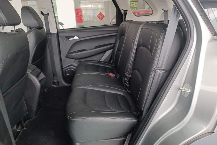 Used Baojun 530 2021 Global Car Anniversary Edition 1.5T CVT Luxury Model 7 Seats Left Rear Seat