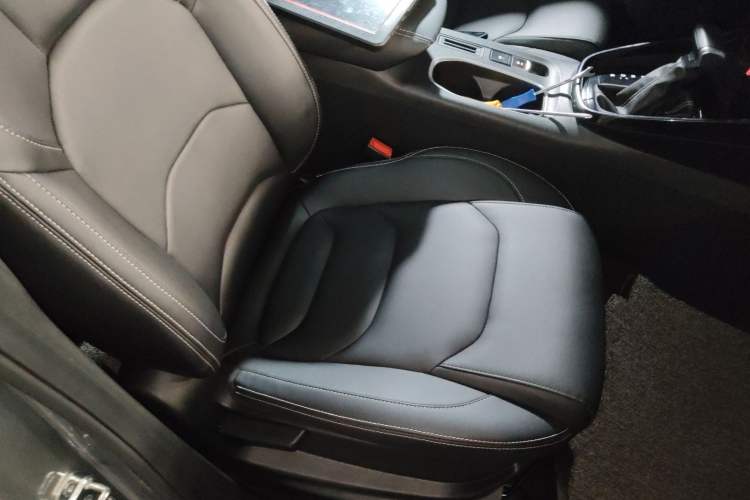 Used Baojun 530 2021 Global Car Anniversary Edition 1.5T CVT Prestige Connected Model 7 Seats Right Front Seat