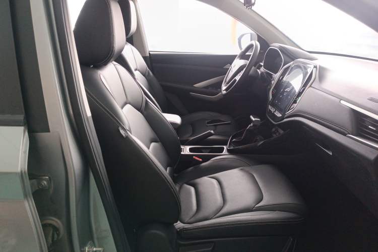 Used Baojun 530 2021 Global Car Anniversary Edition 1.5T CVT Luxury Model 7 Seats Right Front Seat