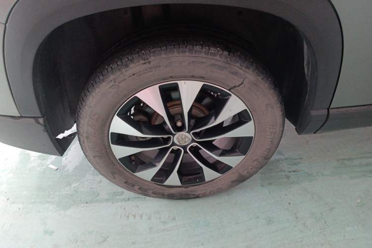 Used Baojun 530 2021 Global Car Anniversary Edition 1.5T CVT Luxury Model 7 Seats Right Rear Wheel Hub