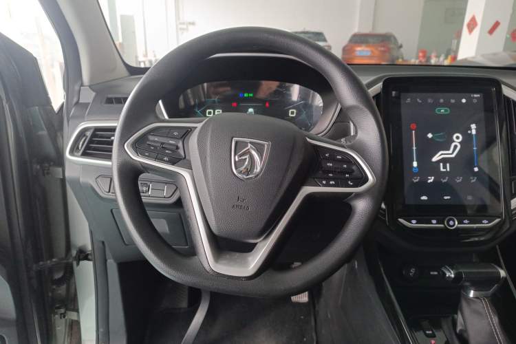 Used Baojun 530 2021 Global Car Anniversary Edition 1.5T CVT Luxury Model 7 Seats Steering Wheel