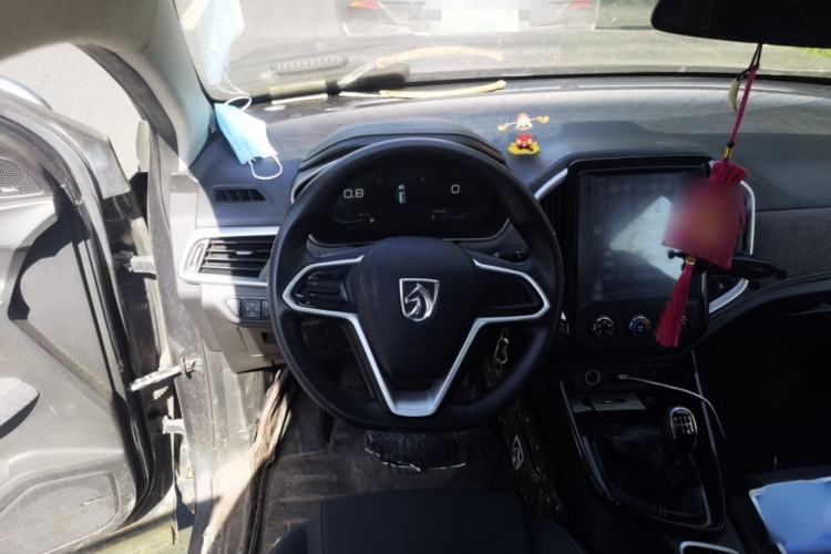 Used Baojun 530 2021 Global Car Anniversary Edition 1.5T Manual Comfort Version 7 Seats Steering Wheel