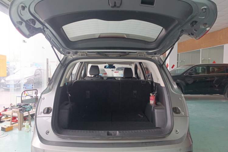 Used Baojun 530 2021 Global Car Anniversary Edition 1.5T CVT Luxury Model 7 Seats Trunk