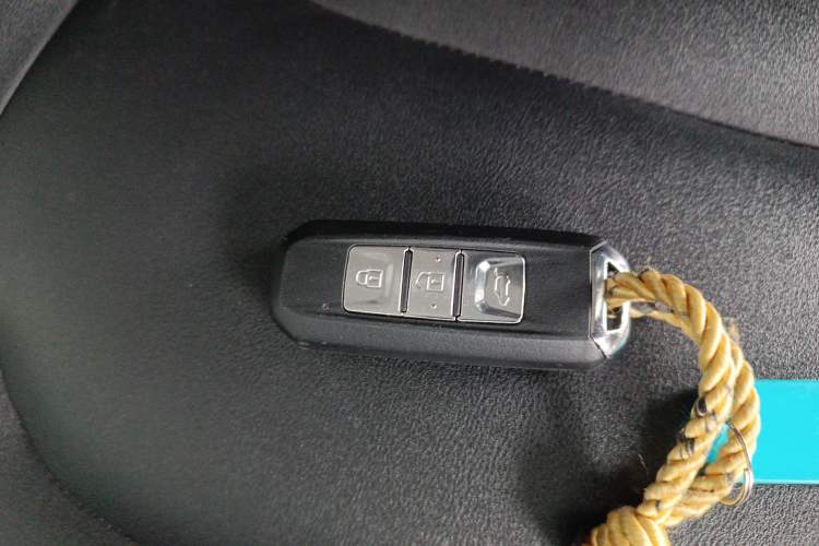 Used Baojun 530 2021 Global Car Anniversary Edition 1.5T CVT Luxury Model 7 Seats Vehicle Key