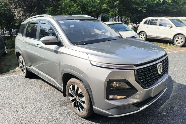 Used Baojun 530 2021 Global Car Anniversary Edition 1.5T CVT Luxury Model 5 Seats Exterior 1