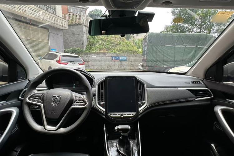 Used Baojun 530 2021 Global Car Anniversary Edition 1.5T CVT Luxury Model 5 Seats Interior 1
