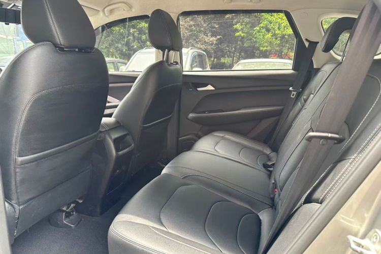 Used Baojun 530 2021 Global Car Anniversary Edition 1.5T CVT Luxury Model 5 Seats Interior 3