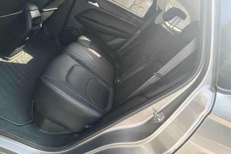 Used Baojun 530 2021 Global Car Anniversary Edition 1.5T CVT Luxury Model 5 Seats Left Rear Seat