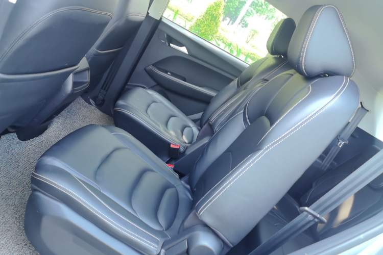 Used Baojun 530 2021 Global Car Anniversary Edition 1.5T Manual Luxury Model 6 Seats Left Rear Seat