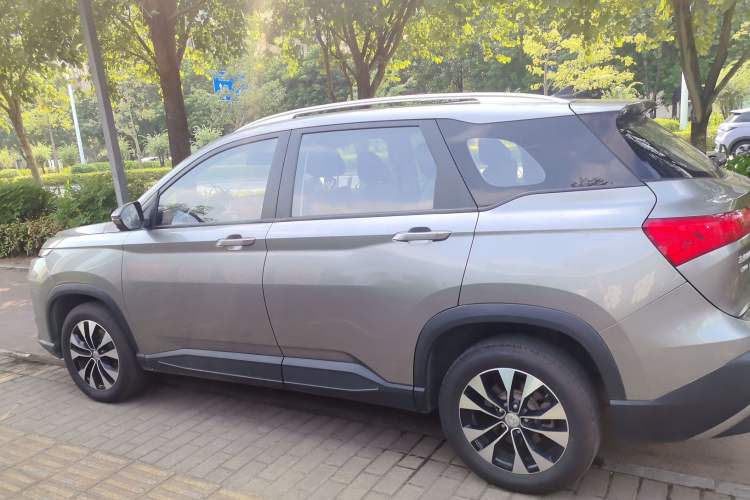 Used Baojun 530 2021 Global Car Anniversary Edition 1.5T Manual Luxury Model 6 Seats Left Side