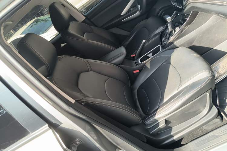 Used Baojun 530 2021 Global Car Anniversary Edition 1.5T CVT Luxury Model 5 Seats Right Front Seat