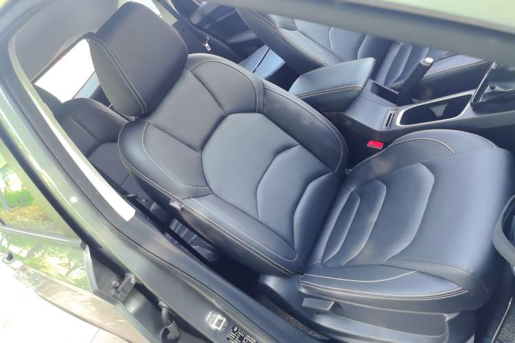 Used Baojun 530 2021 Global Car Anniversary Edition 1.5T Manual Luxury Model 6 Seats Right Front Seat