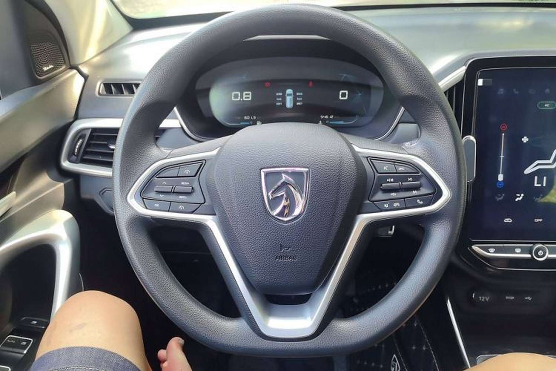 Used Baojun 530 2021 Global Car Anniversary Edition 1.5T Manual Luxury Model 6 Seats Steering Wheel