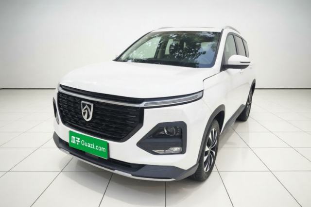 Ojetý Baojun 530 2021 Global Car Anniversary Edition 1.5T Manual Luxury Model 6 Seats