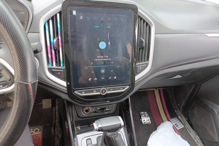Used Baojun 530 2021 Global Car Anniversary Edition 1.5T CVT Luxury Model 7 Seats Audio And AC Panel