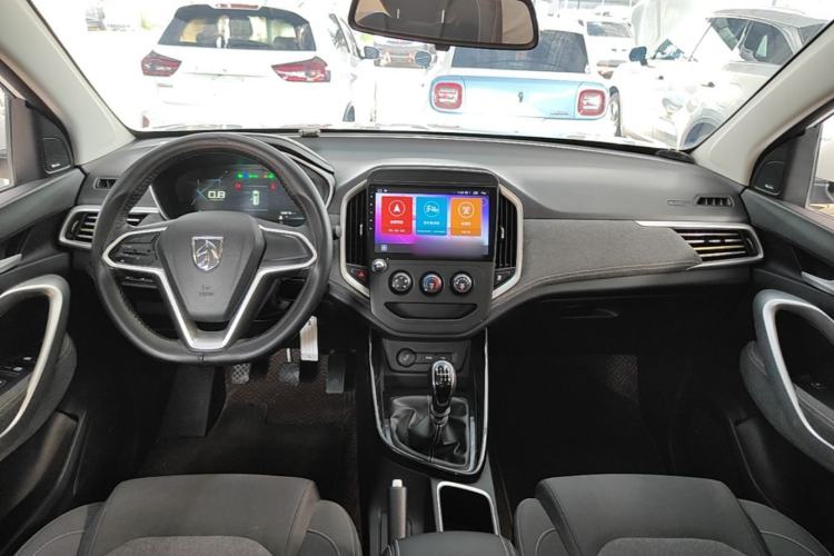 Used Baojun 530 2021 Global Car Anniversary Edition 1.5T Manual Comfort Model 6 Seats Center Console