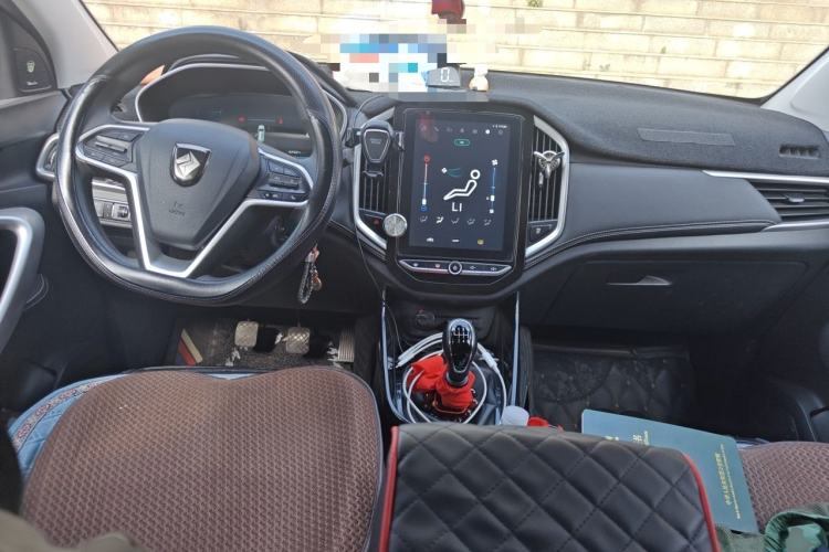 Used Baojun 530 2021 Global Car Anniversary Edition 1.5T Manual Luxury Model 7 Seats Center Console