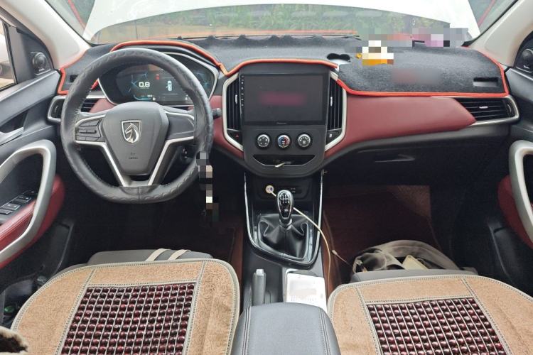 Used Baojun 530 2021 Global Car Anniversary Edition 1.5T Manual Comfort Model 6 Seats Center Console