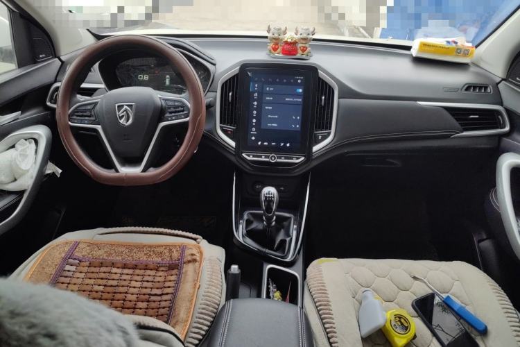 Used Baojun 530 2021 Global Car Anniversary Edition 1.5T Manual Luxury Model 6 Seats Center Console