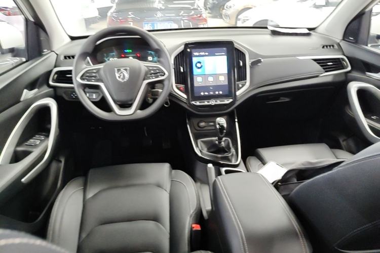 Used Baojun 530 2021 Global Car Anniversary Edition 1.5T Manual Luxury Model 7 Seats Center Console