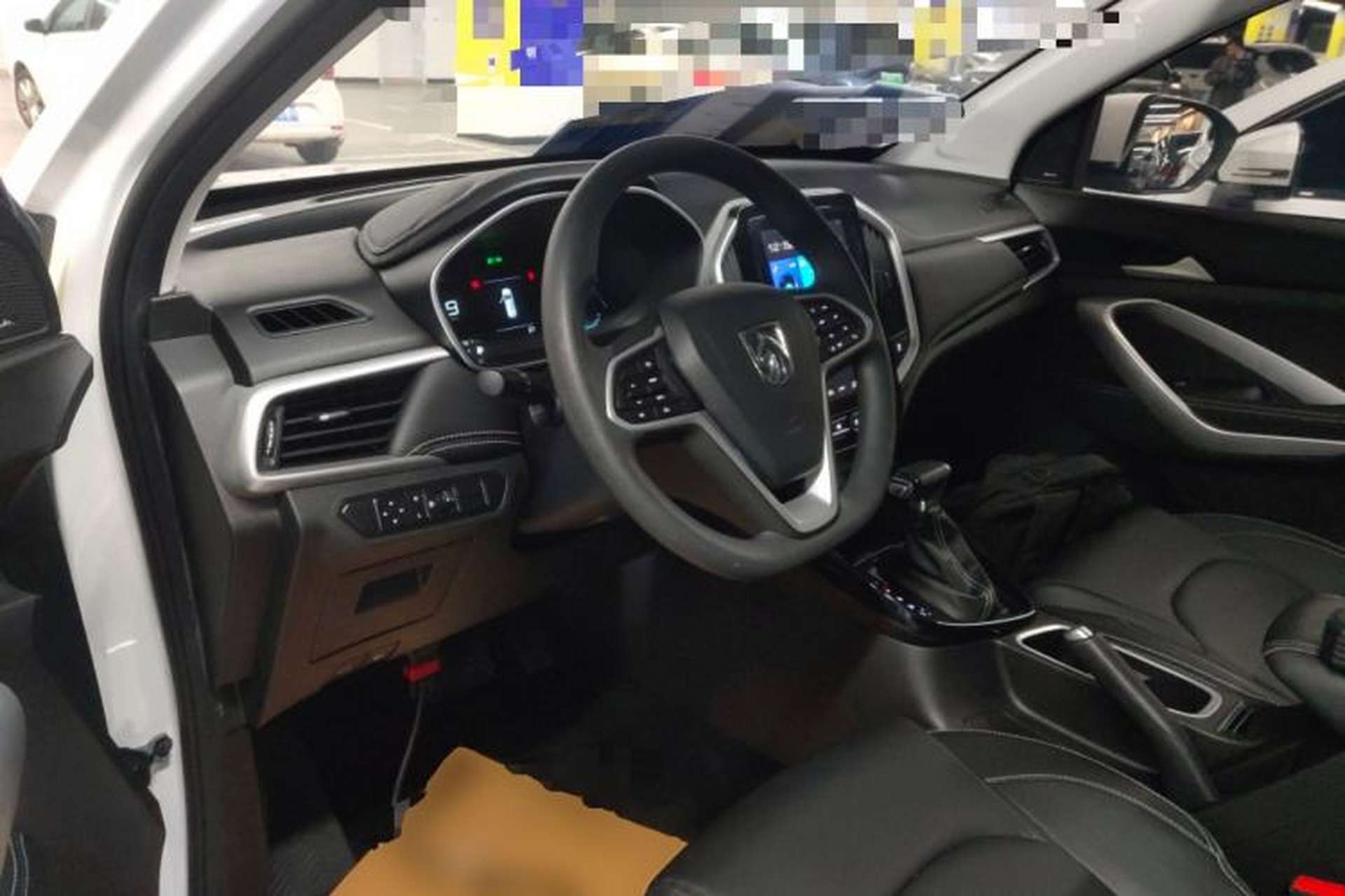 Used Baojun 530 2021 Global Car Anniversary Edition 1.5T CVT Luxury Model 5 Seats Center Console